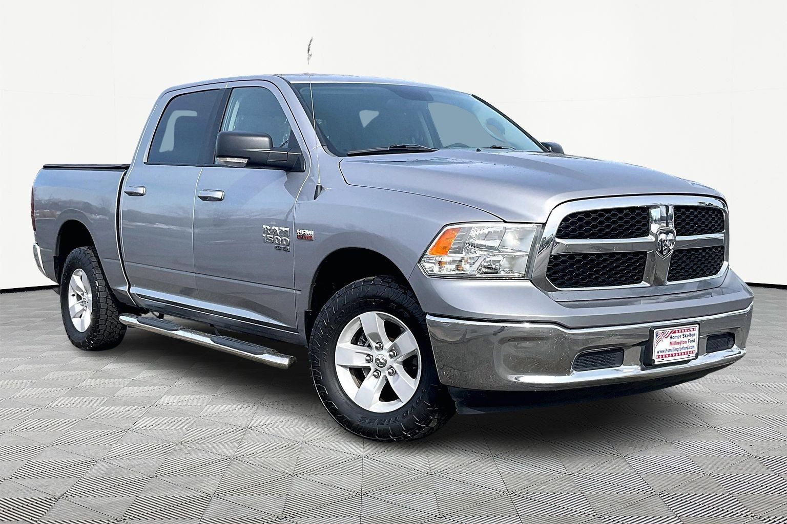 2019 RAM 1500 Classic SLT Crew Cab 4WD