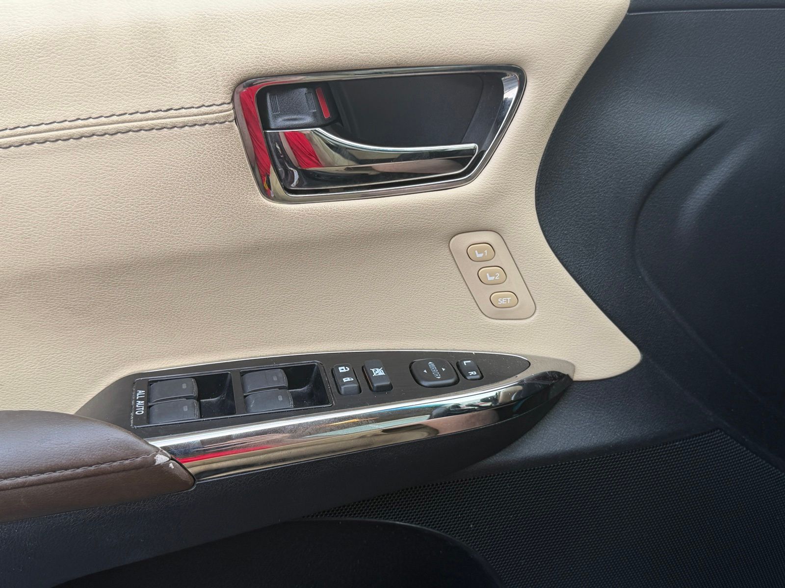 Used 2014 Red Toyota Limited image 20