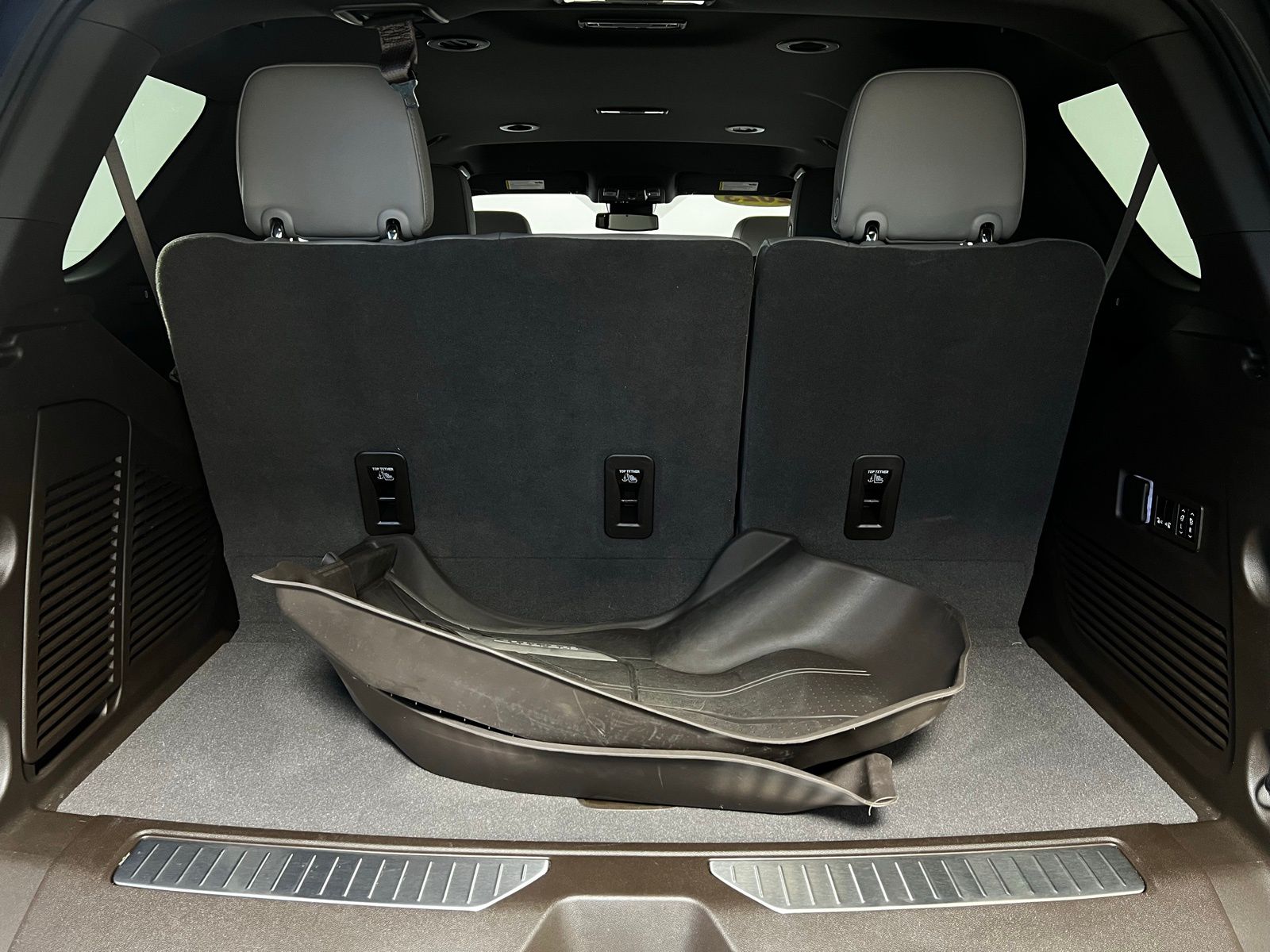 Thumbnail: 2023 Chevrolet Tahoe - 30