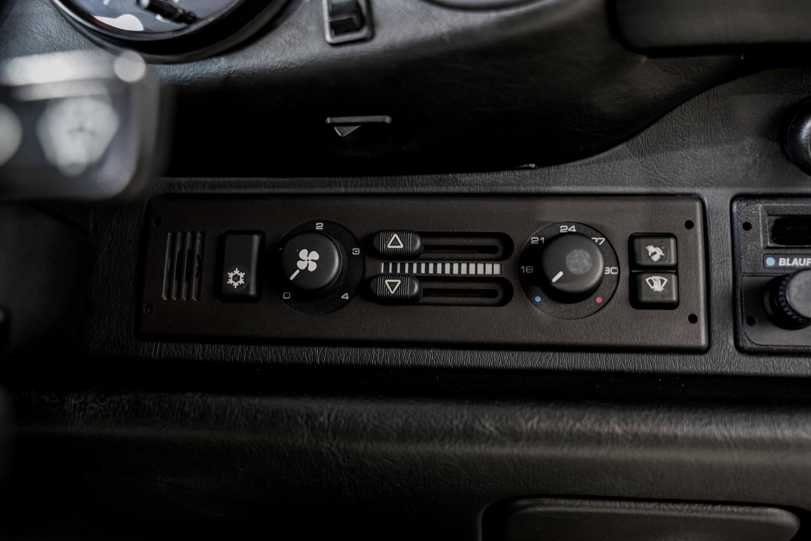 1990 Porsche 911 Carrera — photo 14