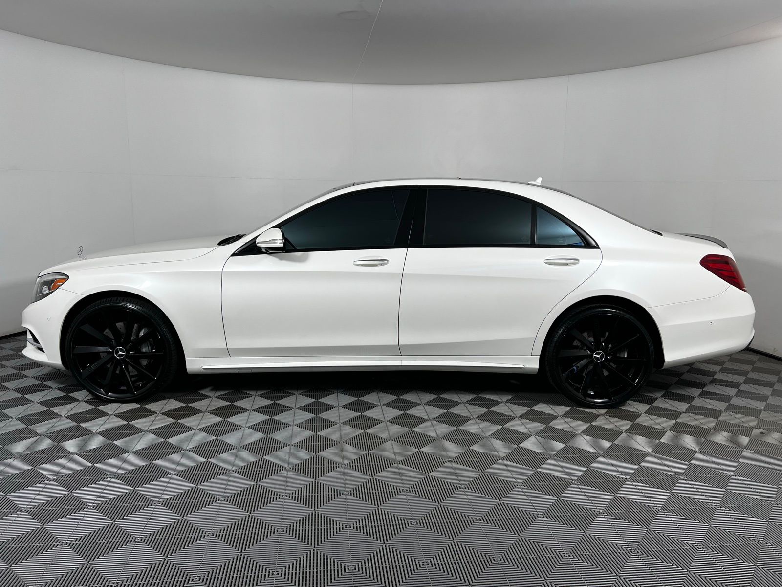 2015 Mercedes-Benz S-Class S 550 17