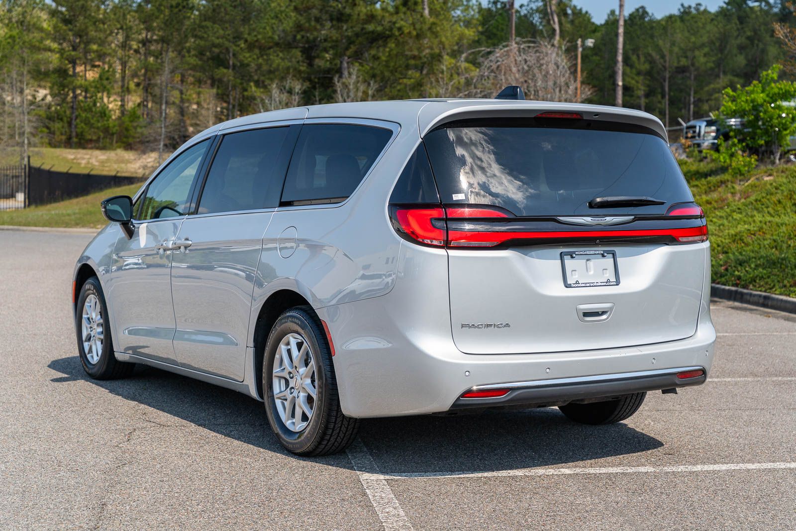 Used 2024 Chrysler Pacifica Van
