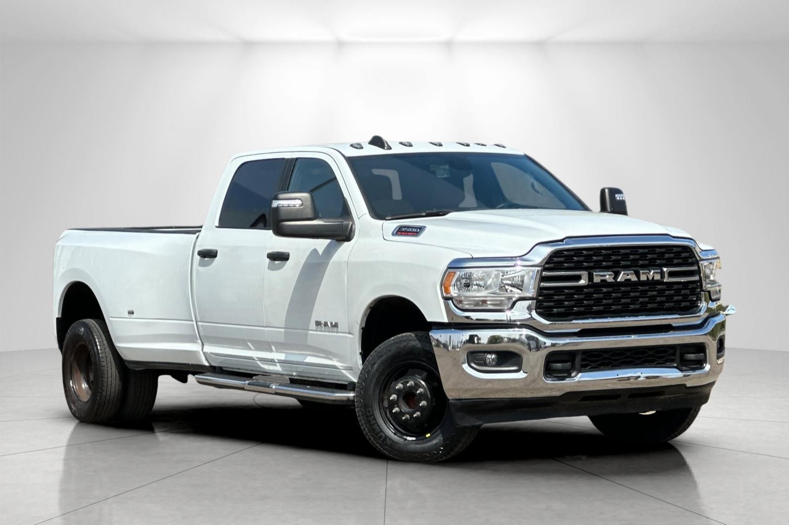 Bright White Clearcoat 2024 RAM 3500 Pickup Truck Four-Wheel Drive 6-Speed Automatic
