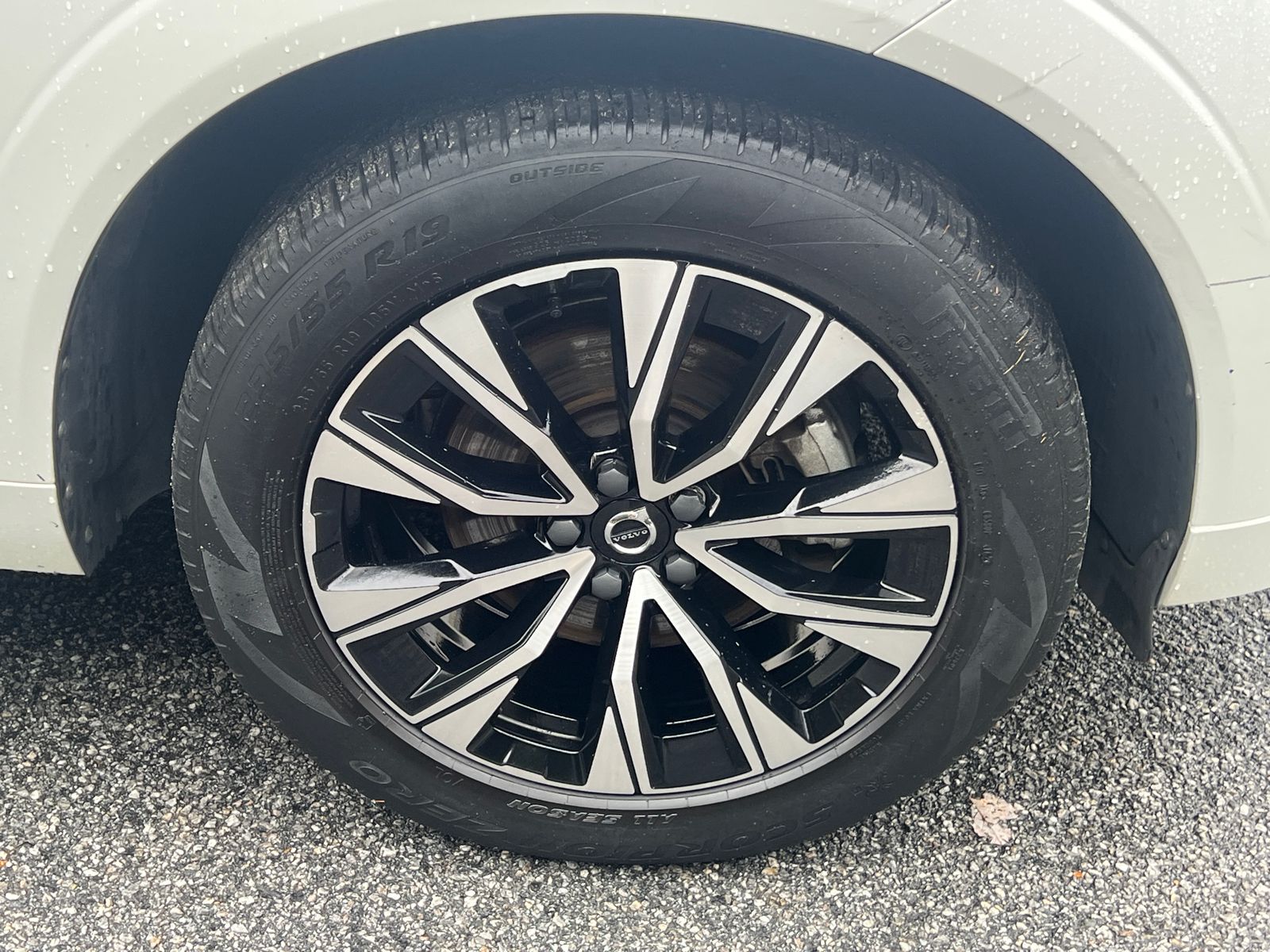 2024 Volvo XC60 Core - Photo 13