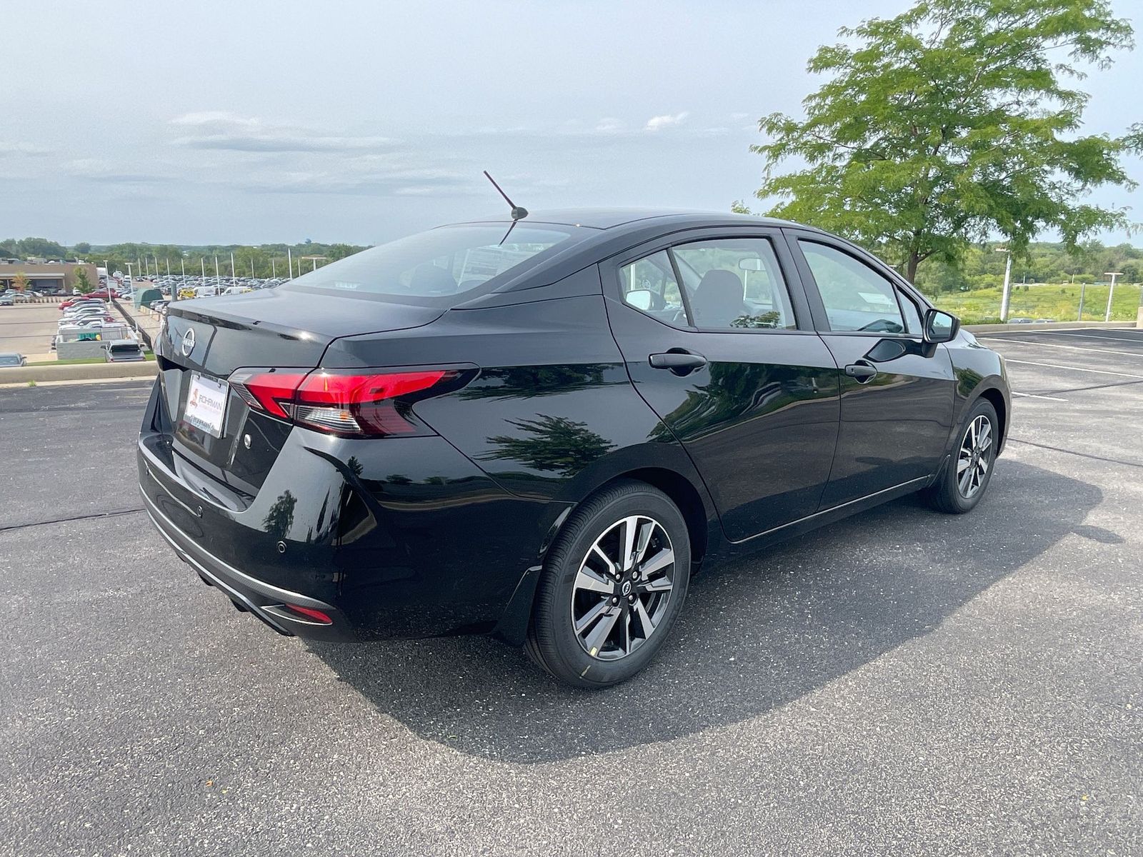 2024 Nissan Versa 1.6 S 34