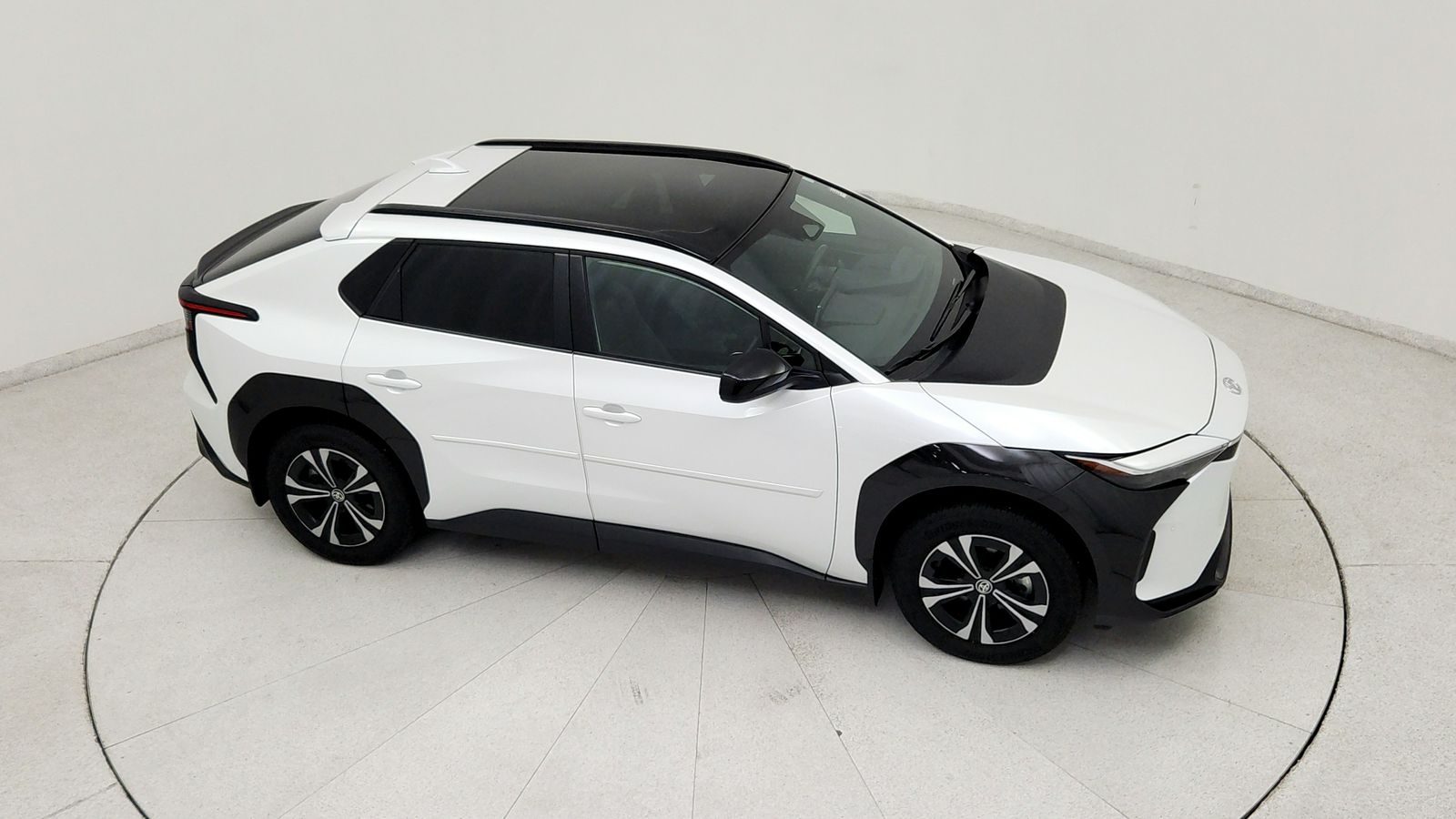 Used 2025 Beige Toyota XLE image 20