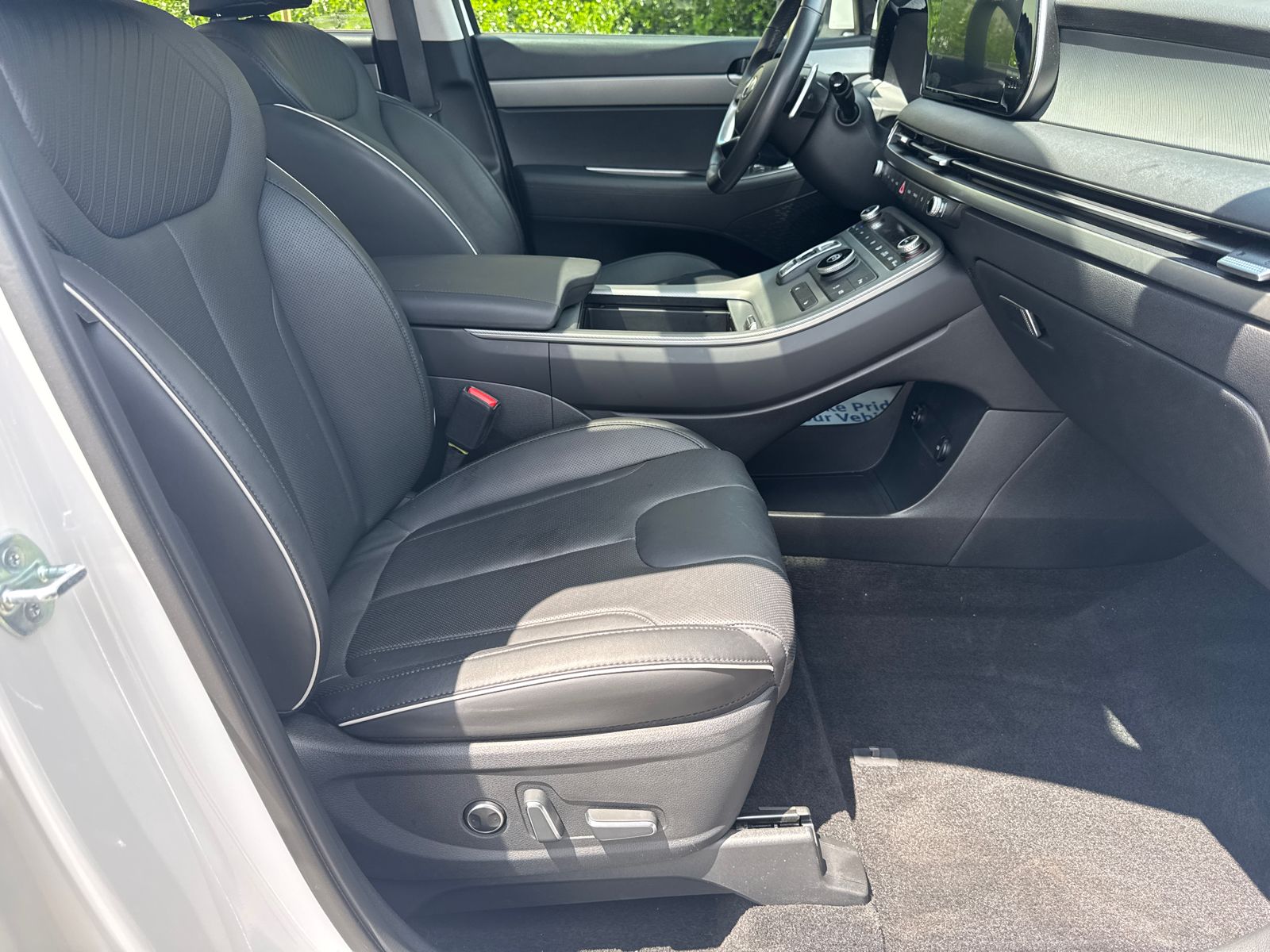 Used 2024 White Hyundai XRT image 13
