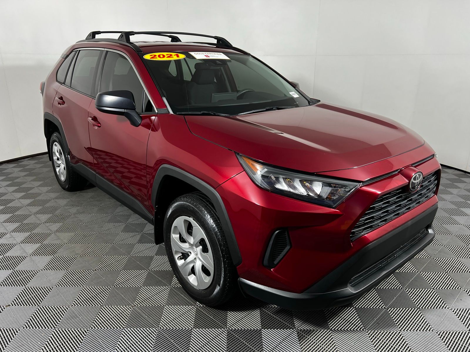 Thumbnail: 2021 Toyota RAV4 - 3
