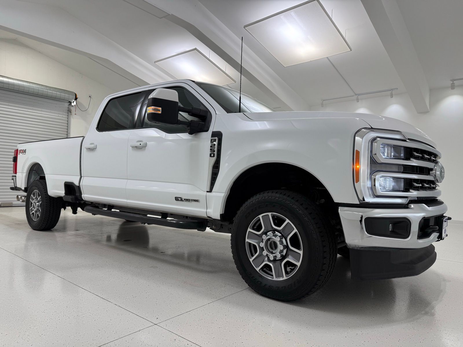 2023 Ford F-250 Super Duty Lariat Crew Cab 4WD