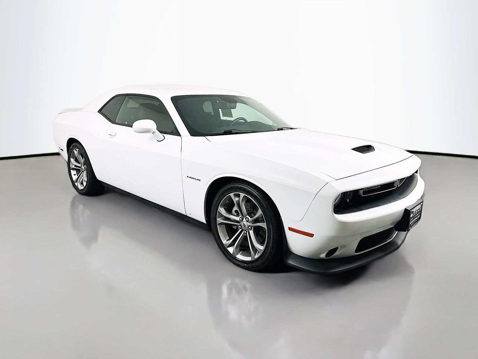 White Knuckle Clearcoat 2022 Dodge Challenger Coupe Rear-Wheel Drive 8-Speed Automatic