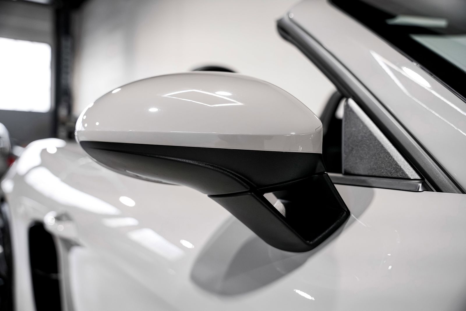 2022 Porsche 718 Spyder Base — photo 36
