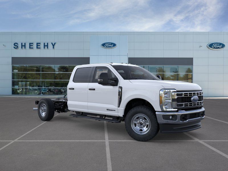 2026 Ford F-350 XL 4x4 Crew Cab 179-In SRW's photo