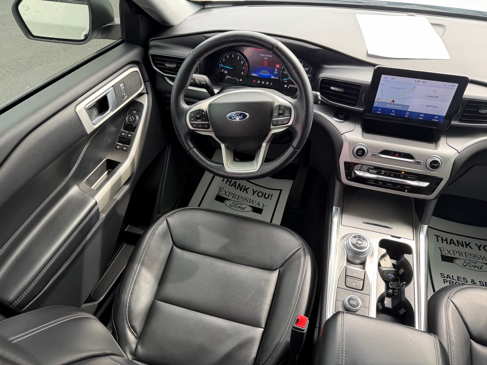 2022 Ford Explorer image 16
