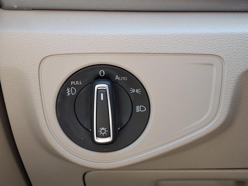 2019 Volkswagen Atlas 3.6L V6 SE Blue at DeMontrond Auto Country