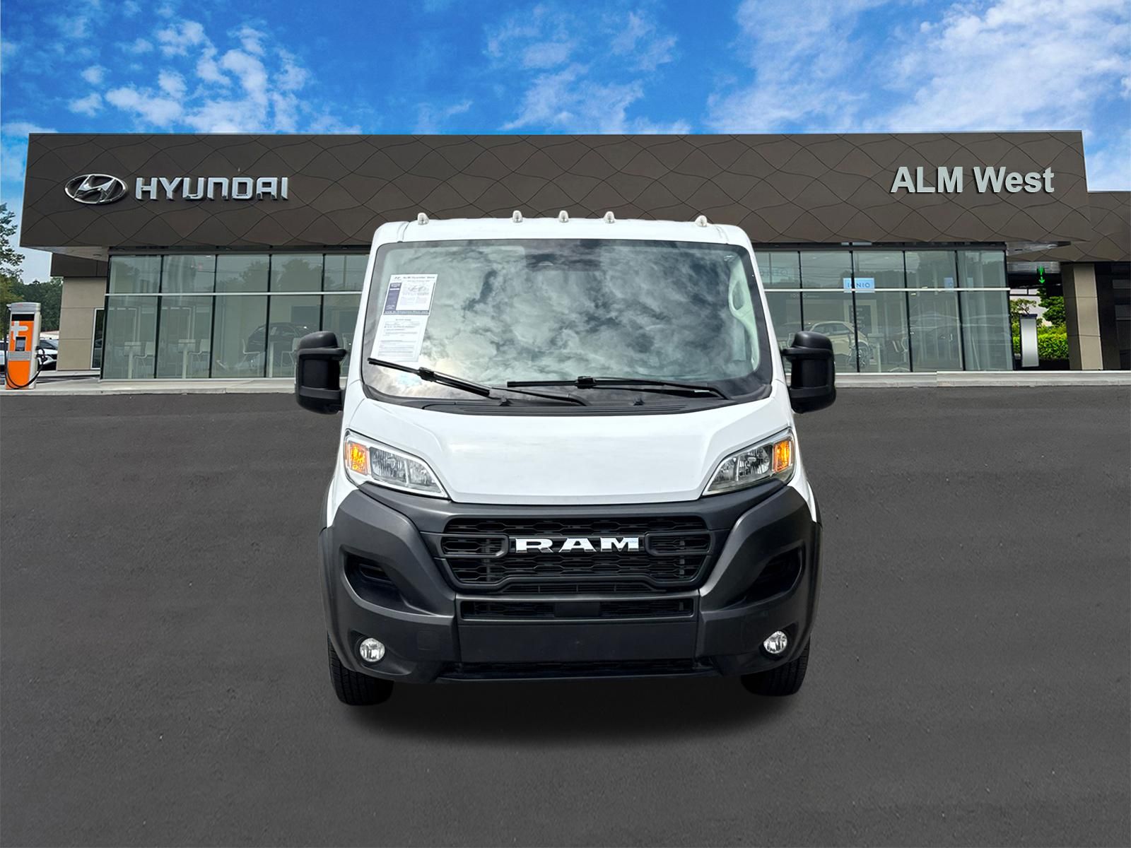 Used 2025 White Ram Base image 2