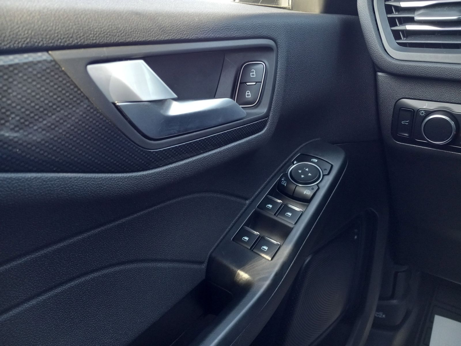 2024 Ford Escape image 27