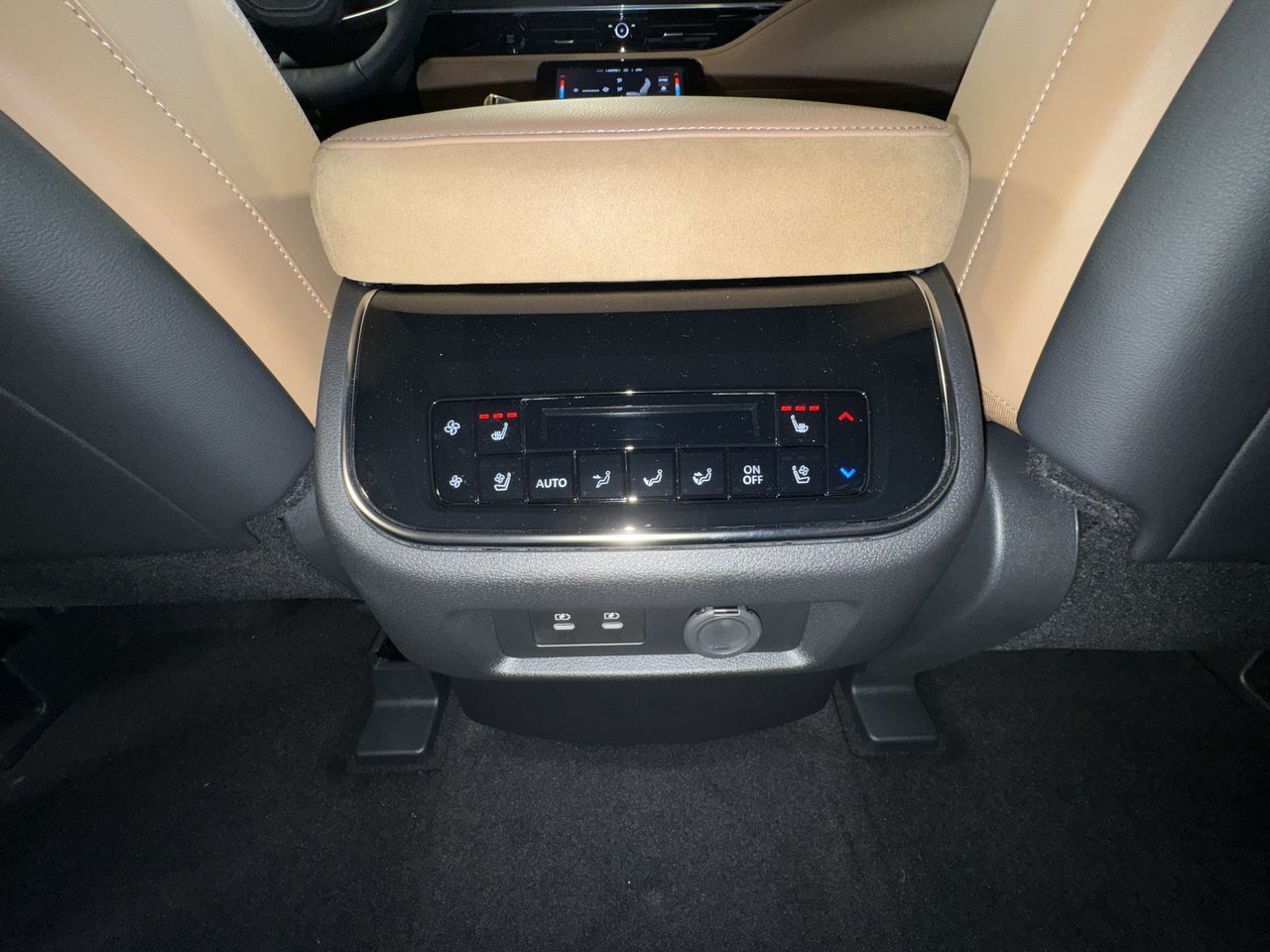 2025 Infiniti QX80 Sensory photo 2