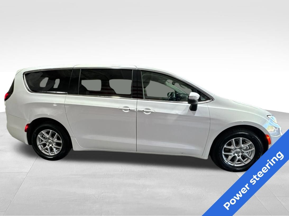 View vehicle photo 4