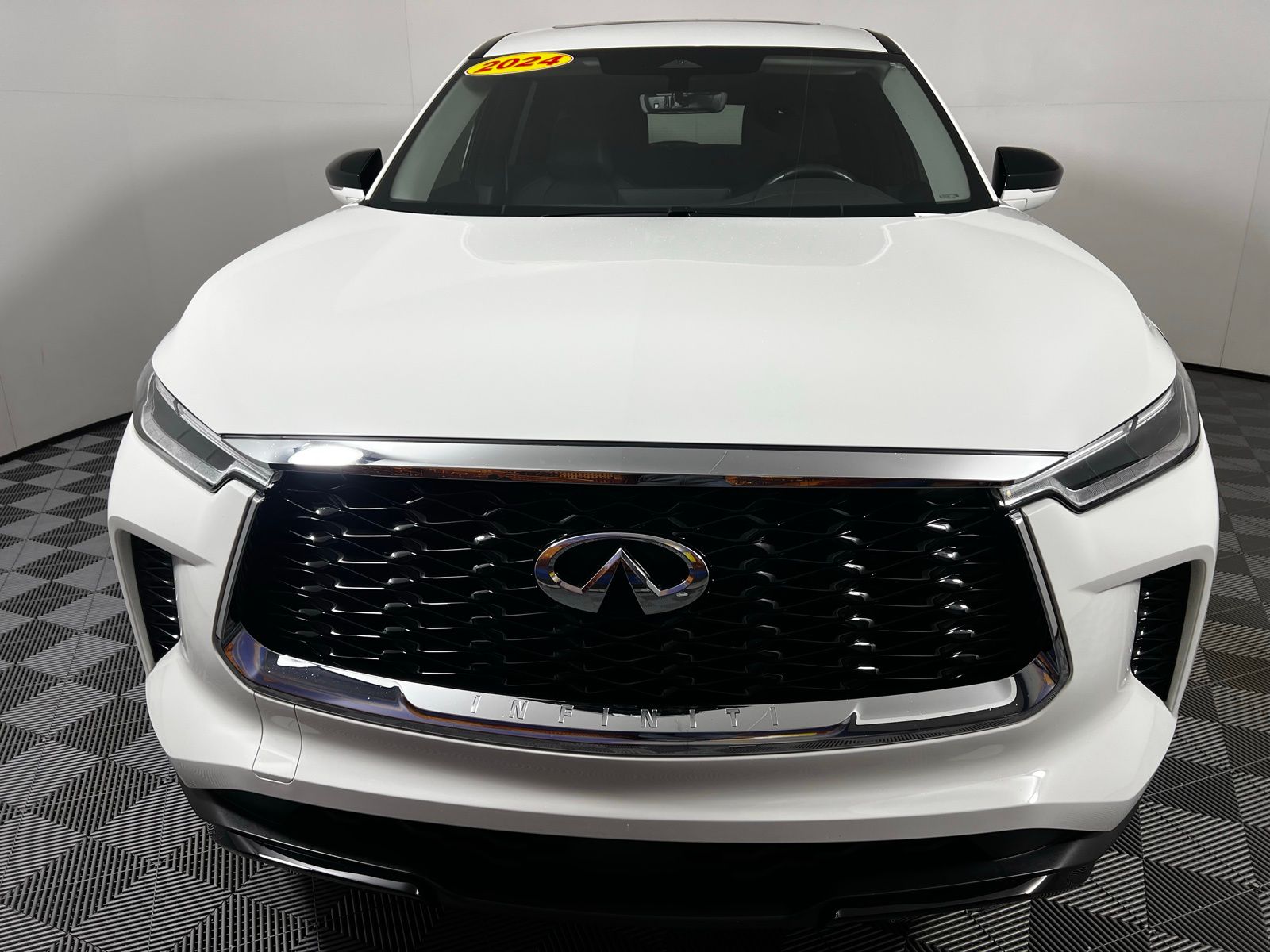 Thumbnail: 2024 INFINITI QX60 - 2