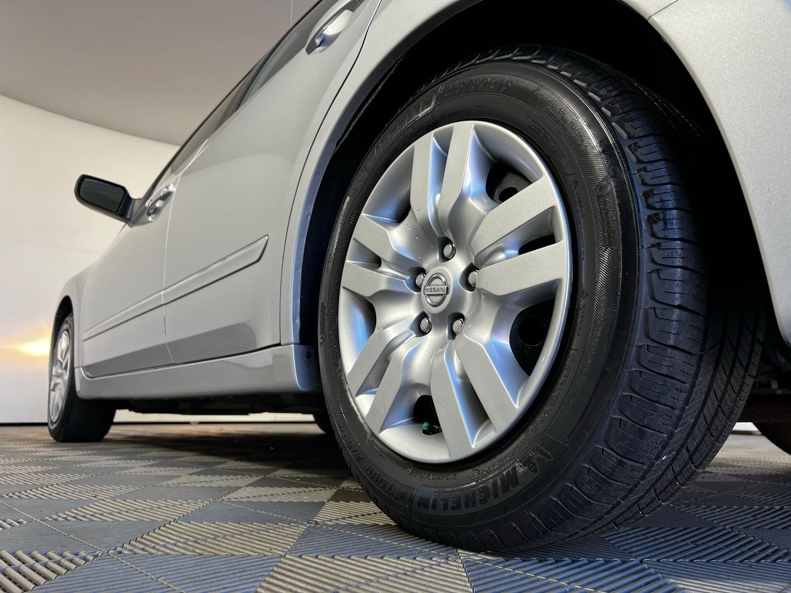 Thumbnail: 2011 Nissan Altima - 17