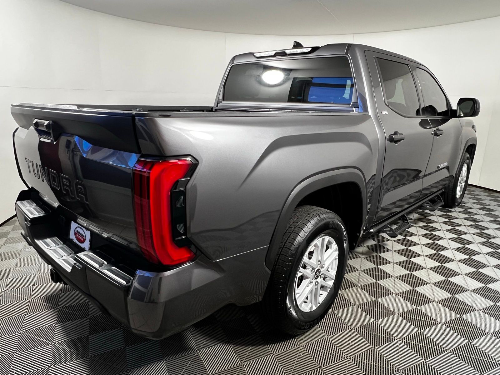 Thumbnail: 2022 Toyota Tundra - 5