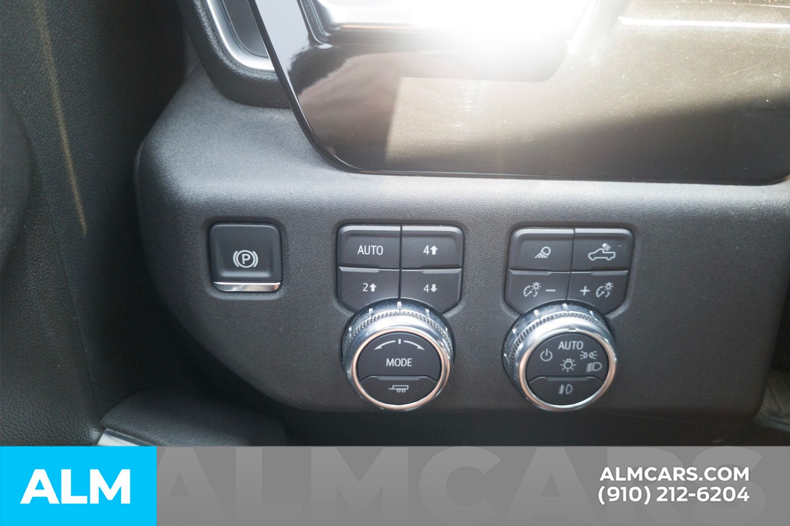 Used 2025 Sterling Metallic GMC Elevation image 32