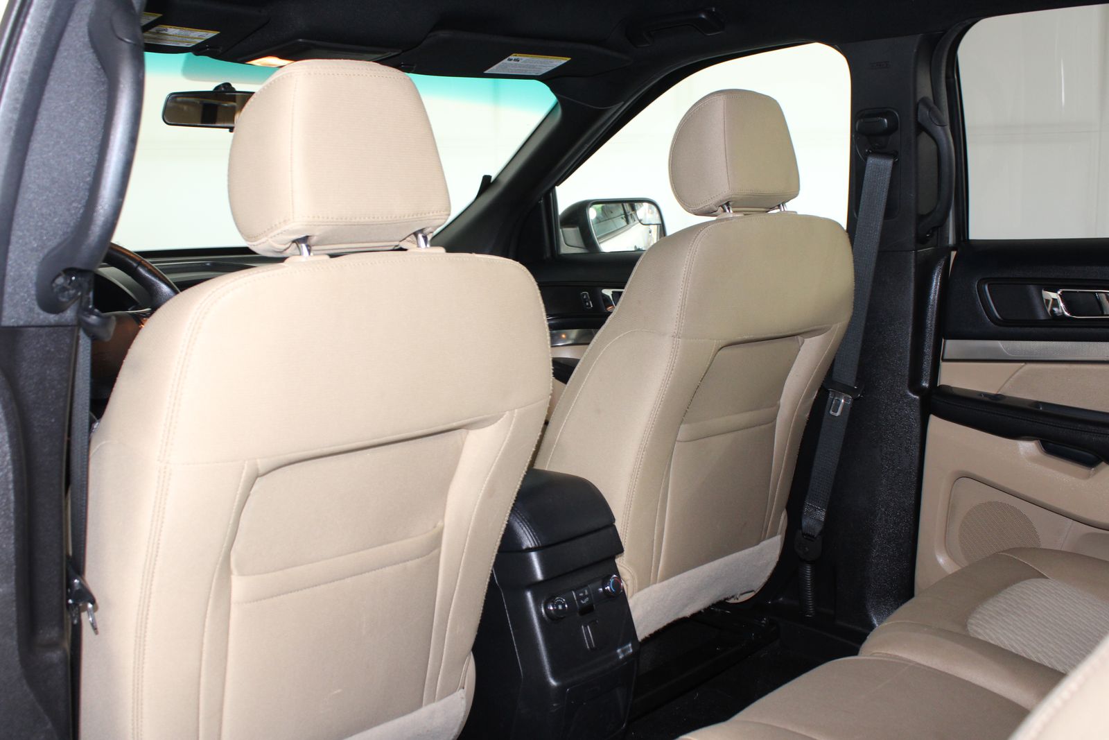 Used 2016 Silver Ford Base image 17