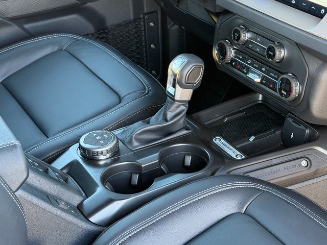 New 2026 Avalanche Gray Ford Outer Banks image 12