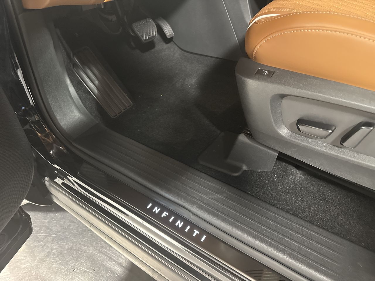 2026 Infiniti QX60 Autograph photo 10