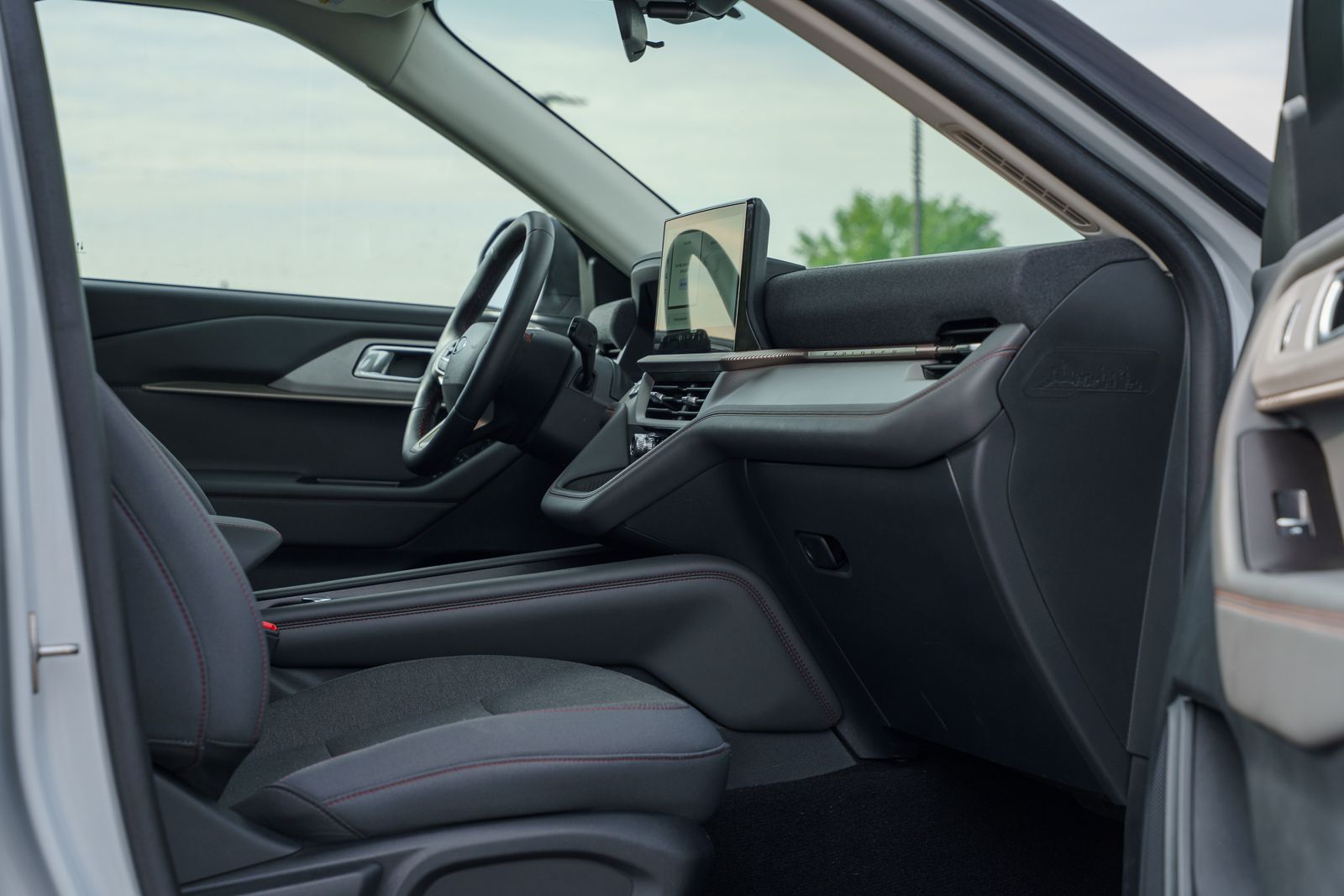 Used 2025 Ford Explorer SUV
