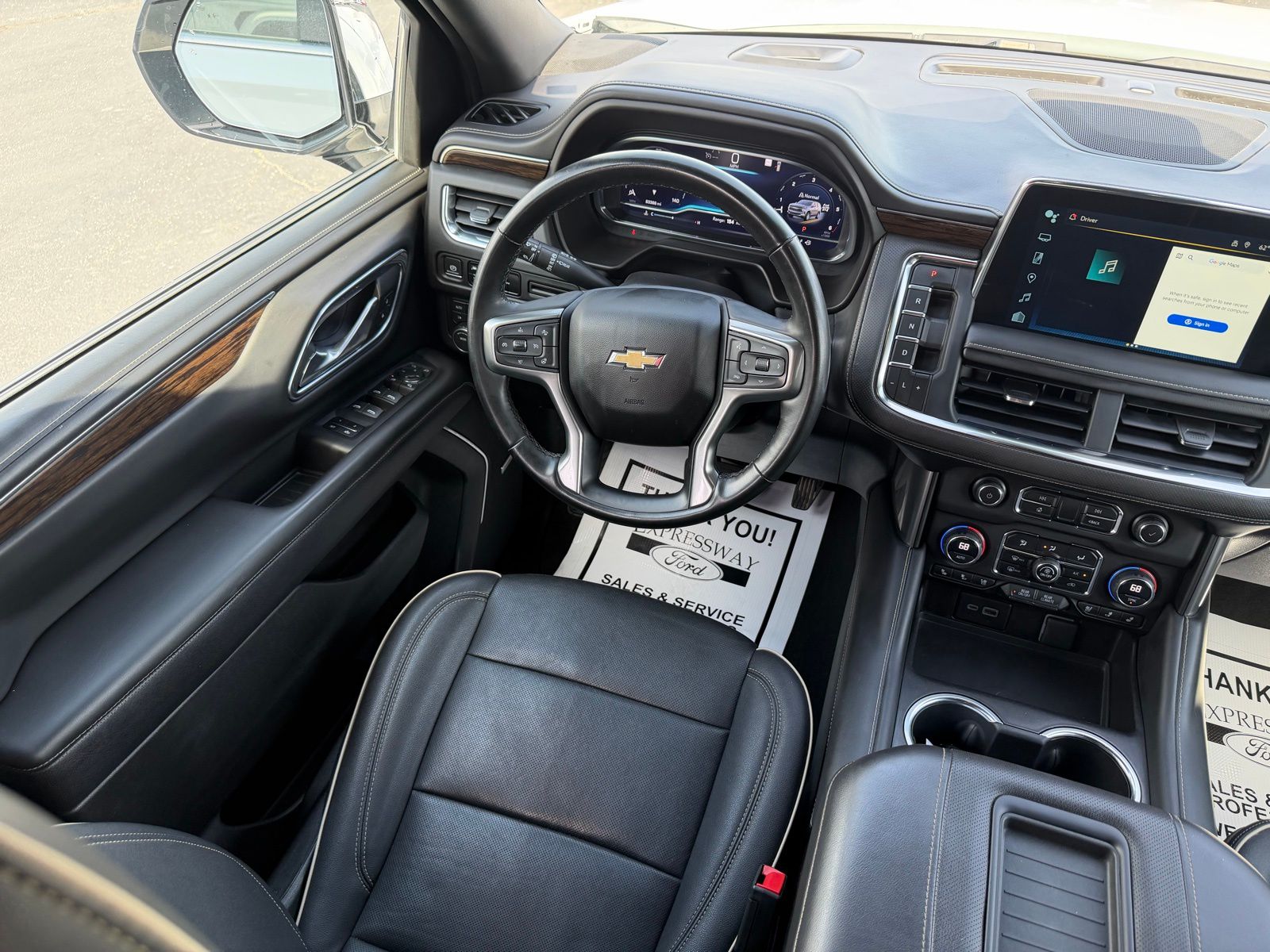 2023 Chevrolet Suburban image 17