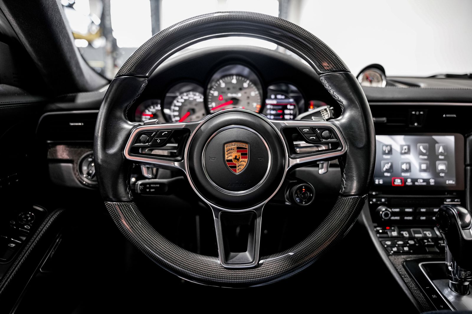 2018 Porsche 911 Turbo S — photo 11