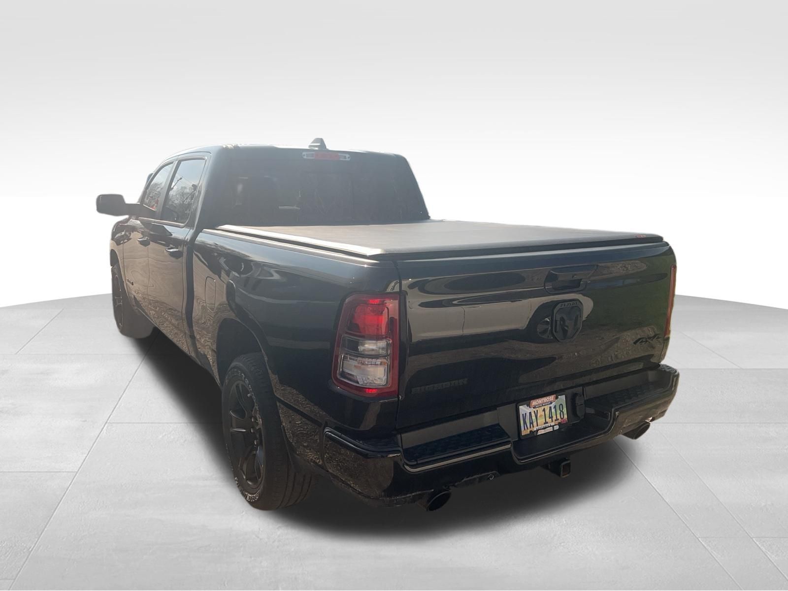 View vehicle photo 5