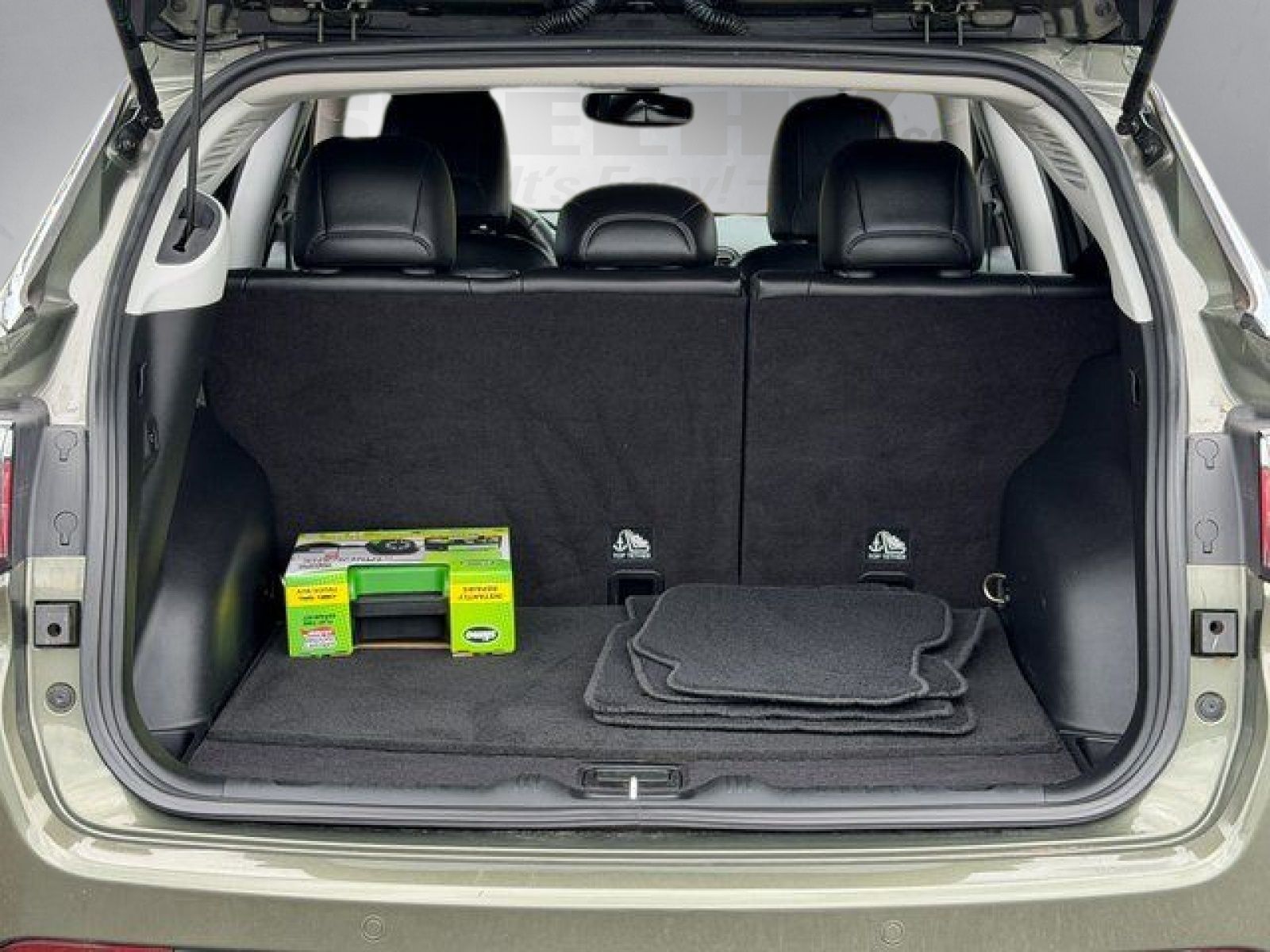 Used 2017 Olive Green Jeep Limited image 24