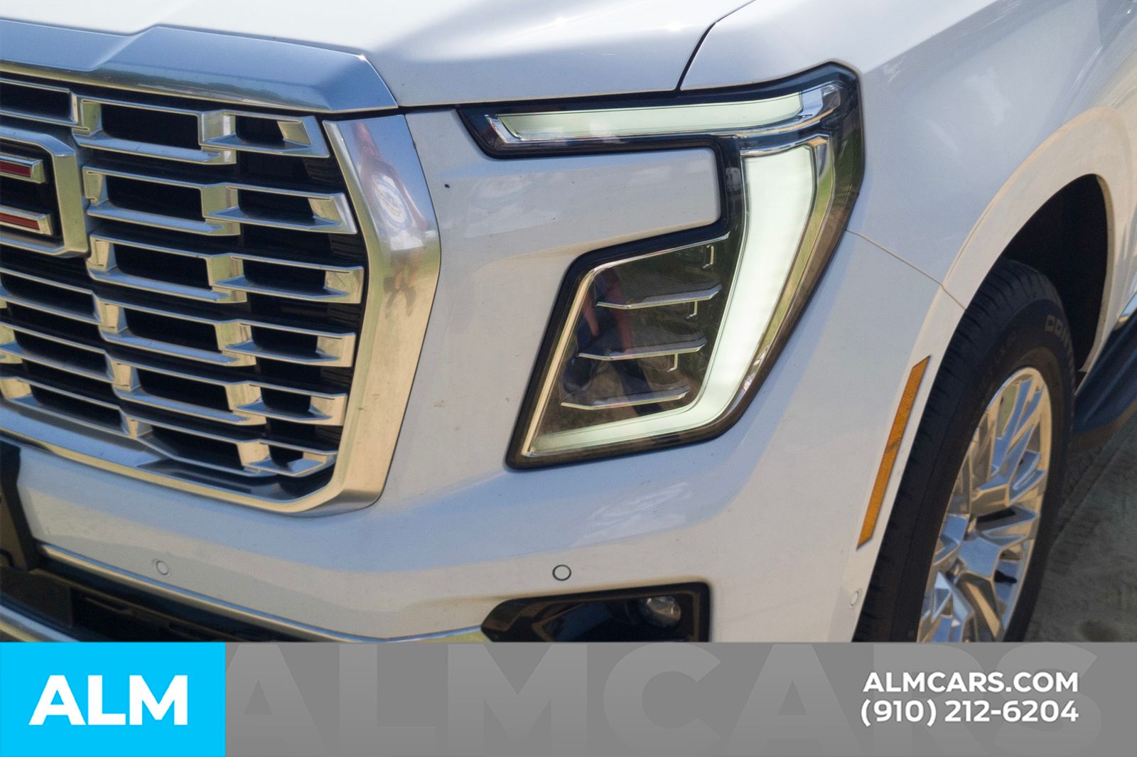 Used 2025 Summit White GMC Denali image 13