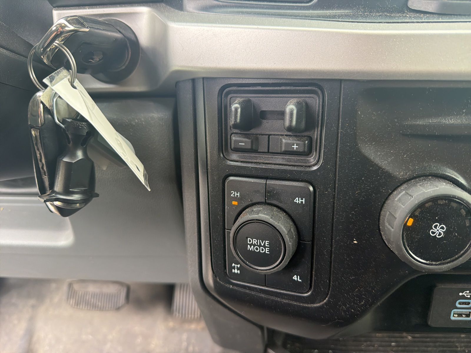 Certified Used 2024 Oxford White Ford XL image 22