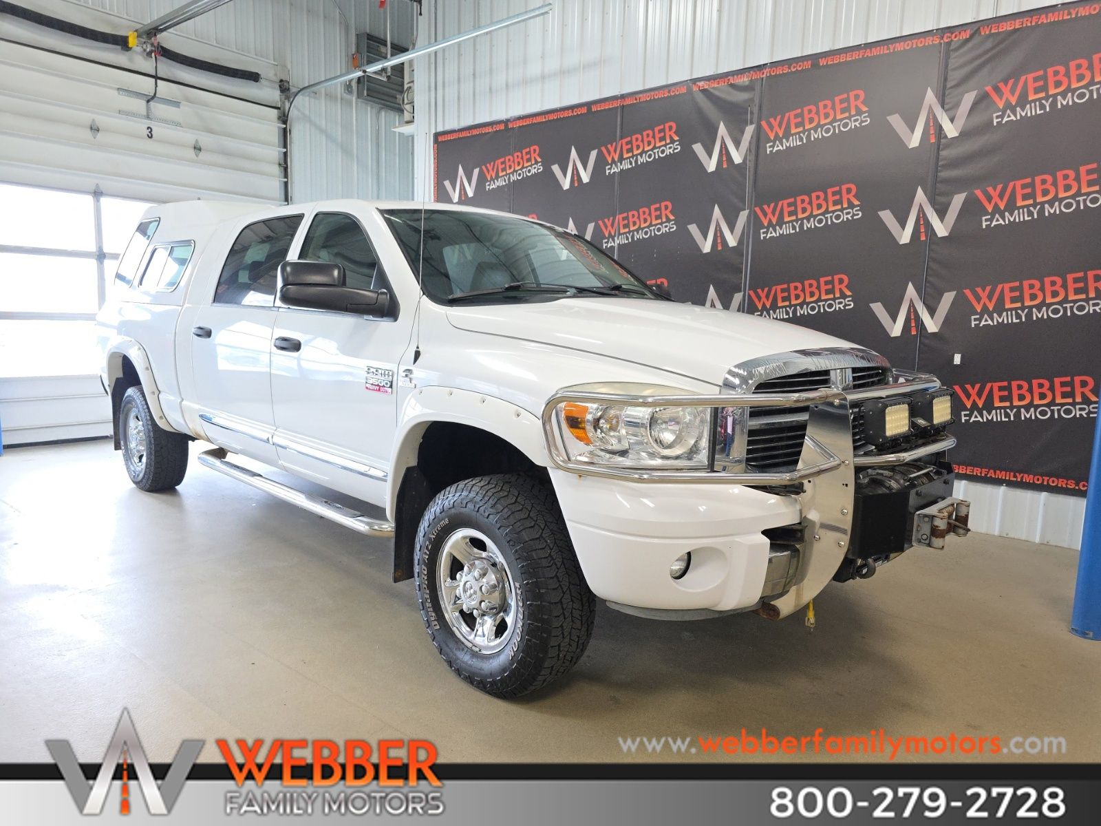 Bright White Clearcoat 2008 Dodge RAM 3500 Laramie Mega Cab 4WD Pickup Truck Four-Wheel Drive 6-Speed Manual