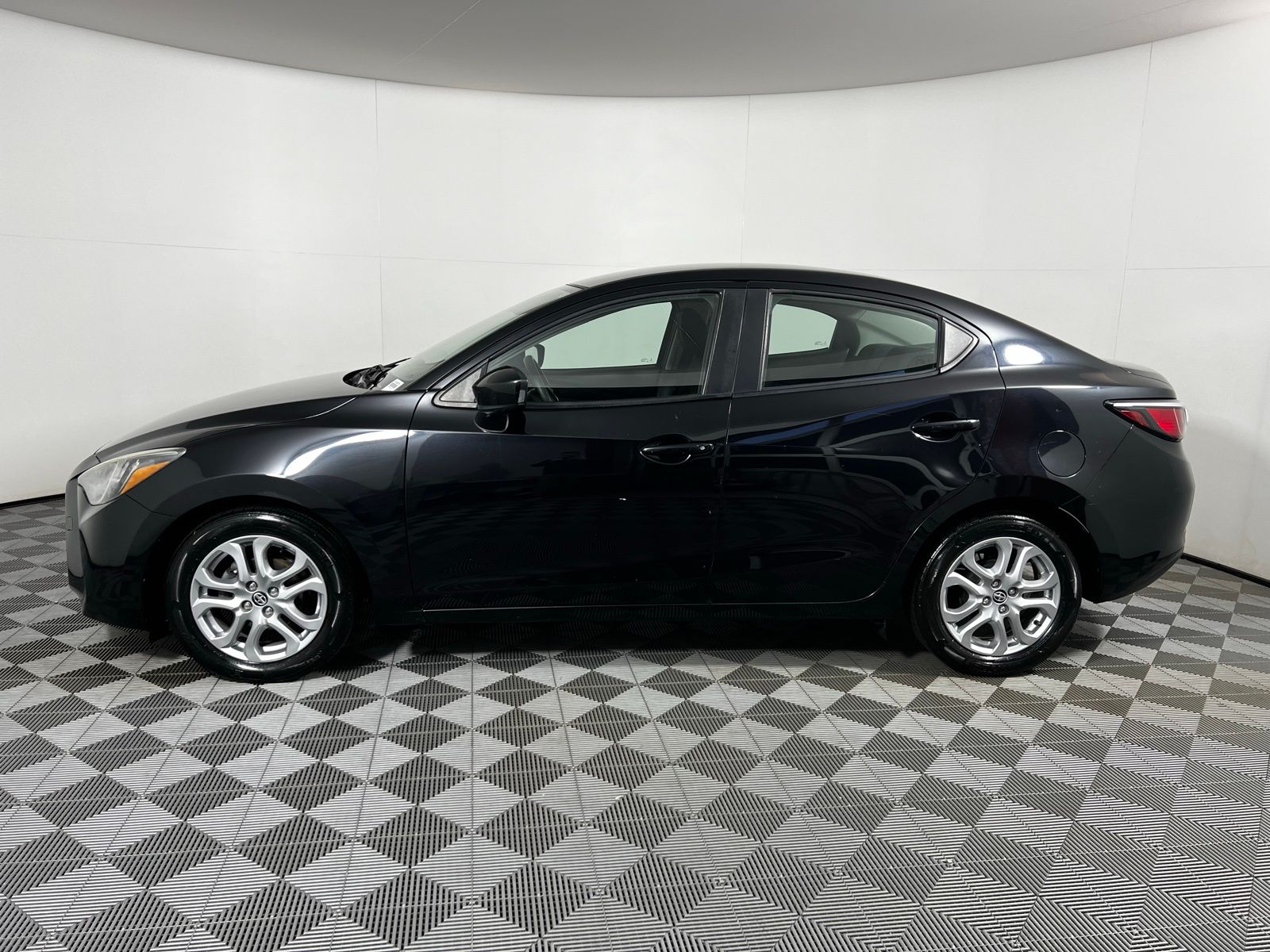 2016 Scion iA Base 8