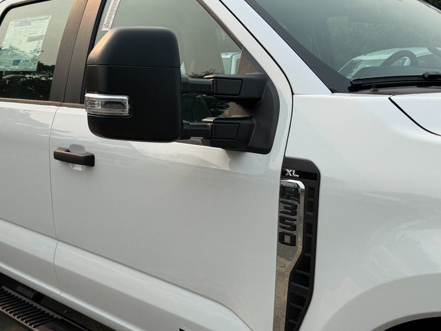 New 2026 Oxford White Ford XL image 9