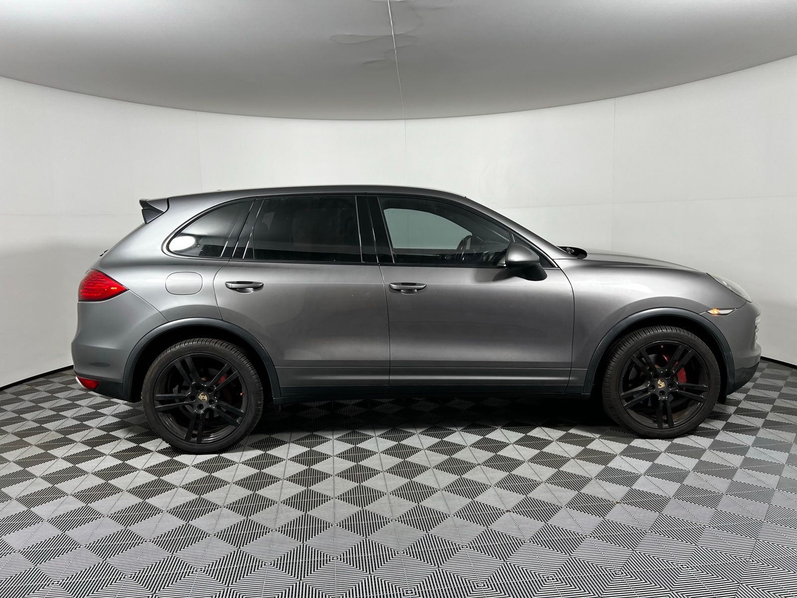 Thumbnail: 2012 Porsche Cayenne - 4