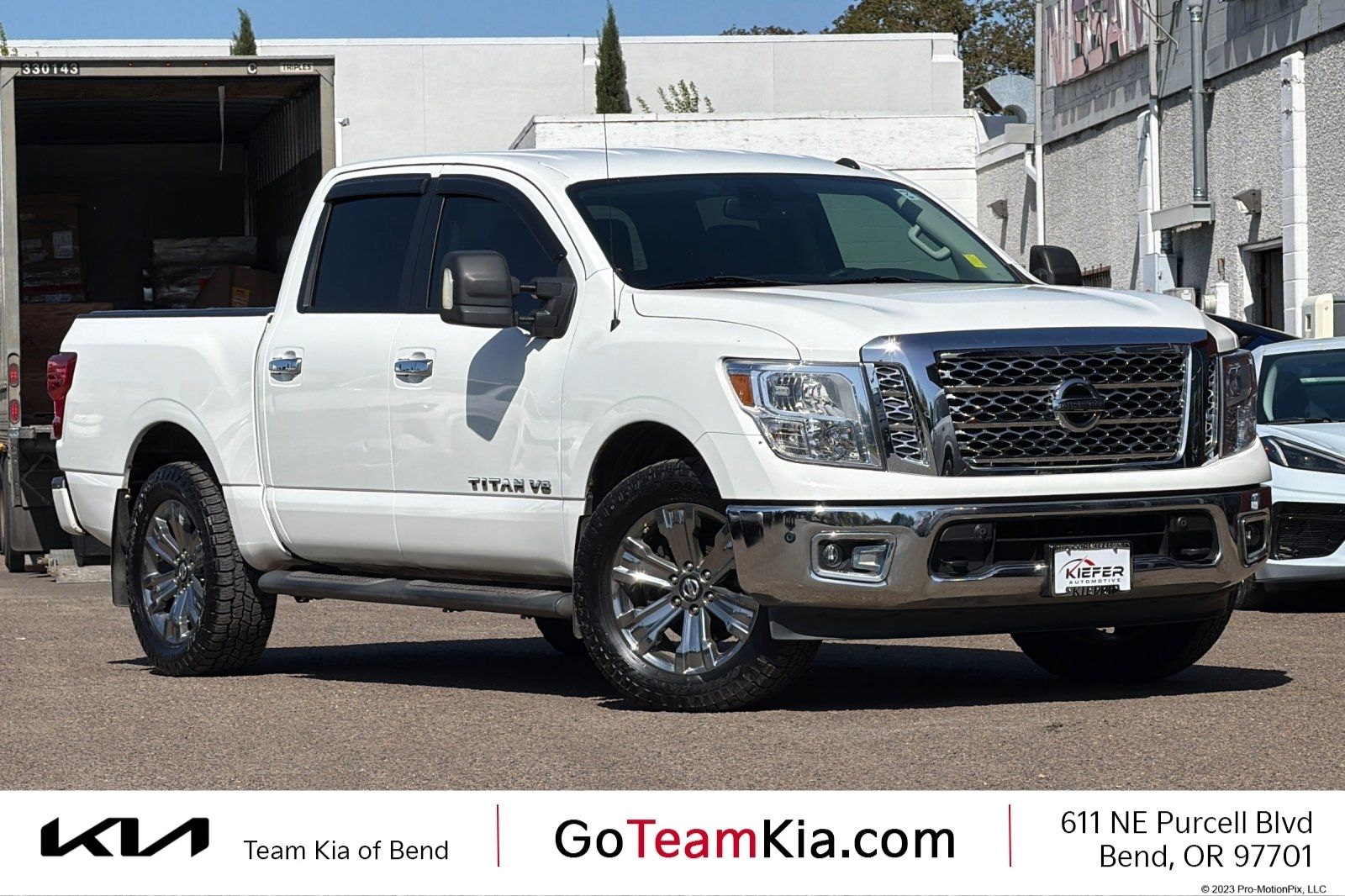 2019 Nissan Titan SV Crew Cab 4WD