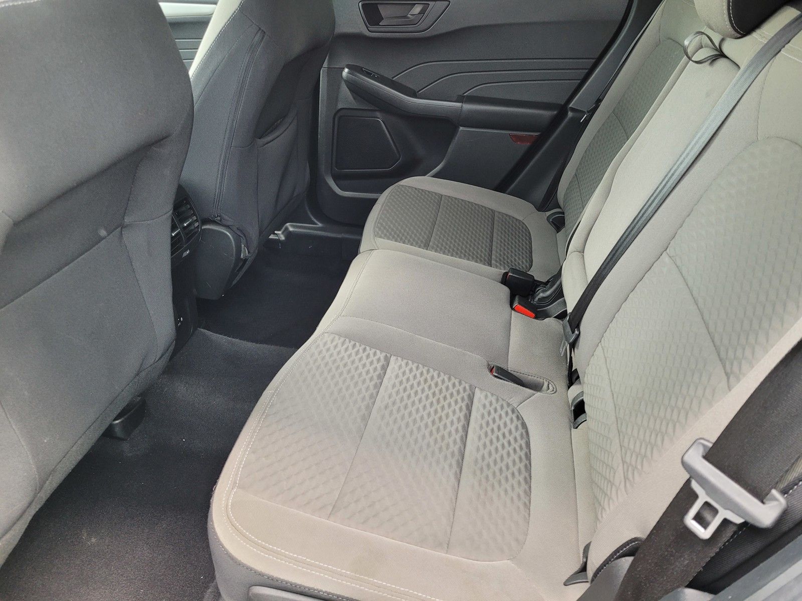 Used 2022 Black Ford SE image 10