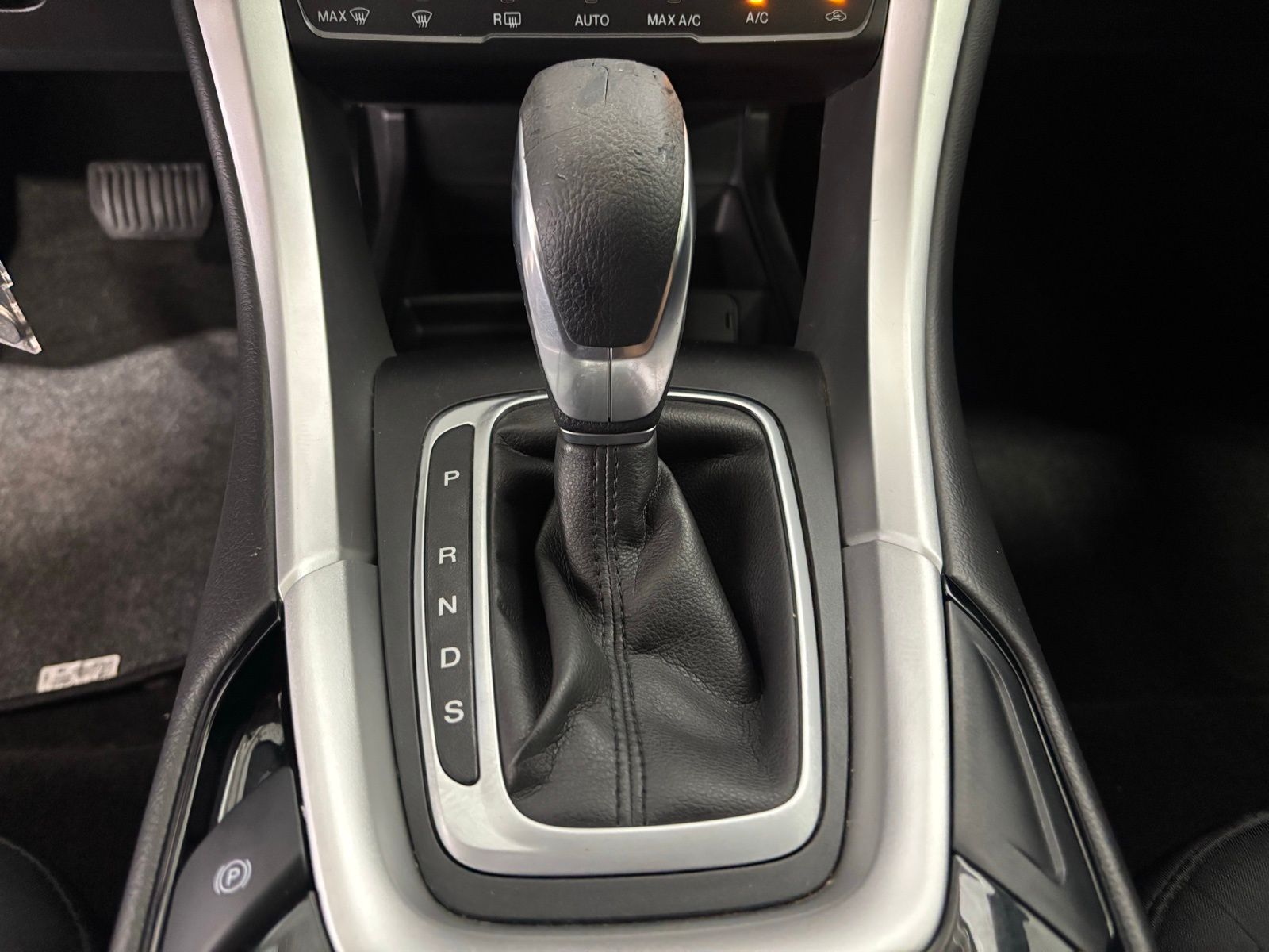 Used Car 2013 Ford Fusion  Se For Sale Under $10,000 In Austin, Texas