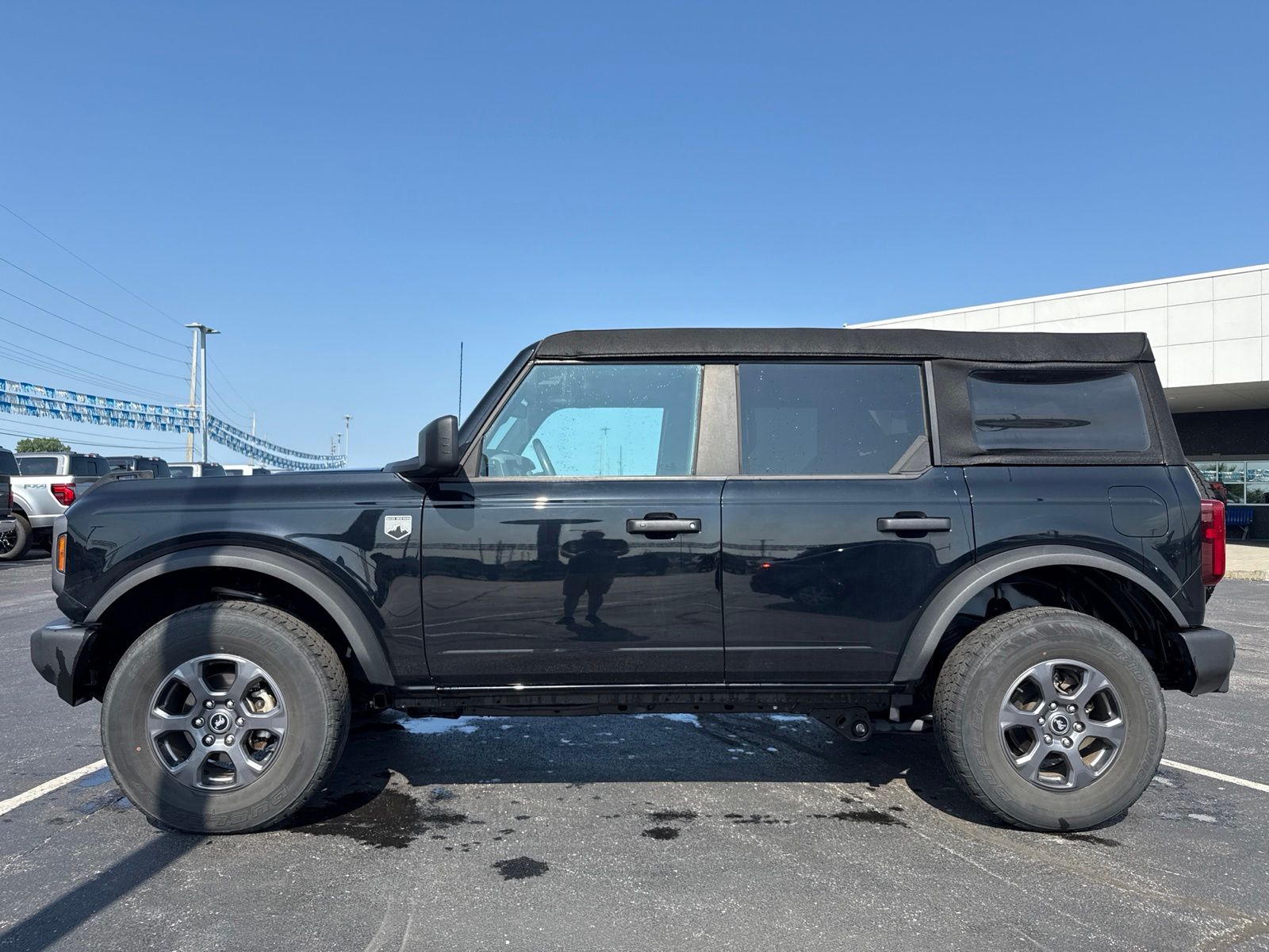 2023 Ford Bronco image 13