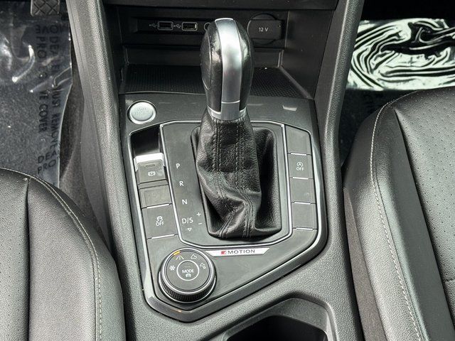 Used 2018  Volkswagen 2.0T SE image 15