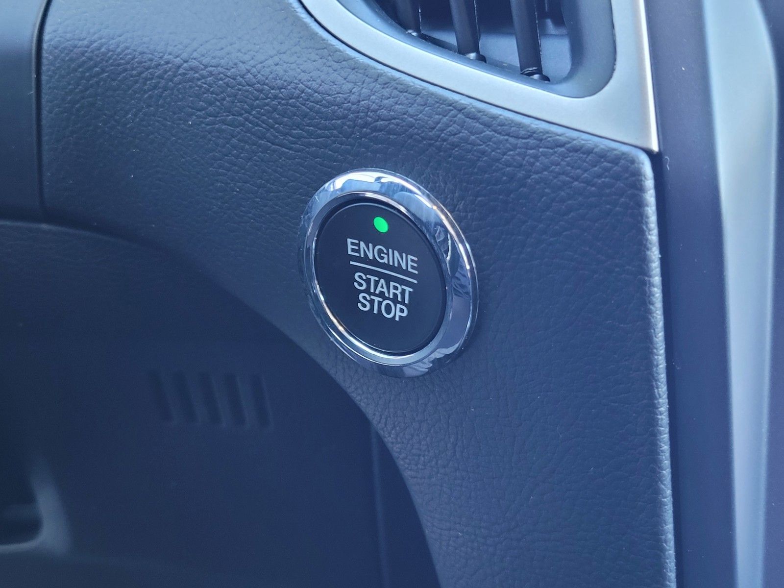 Used 2023 White Ford SEL image 26