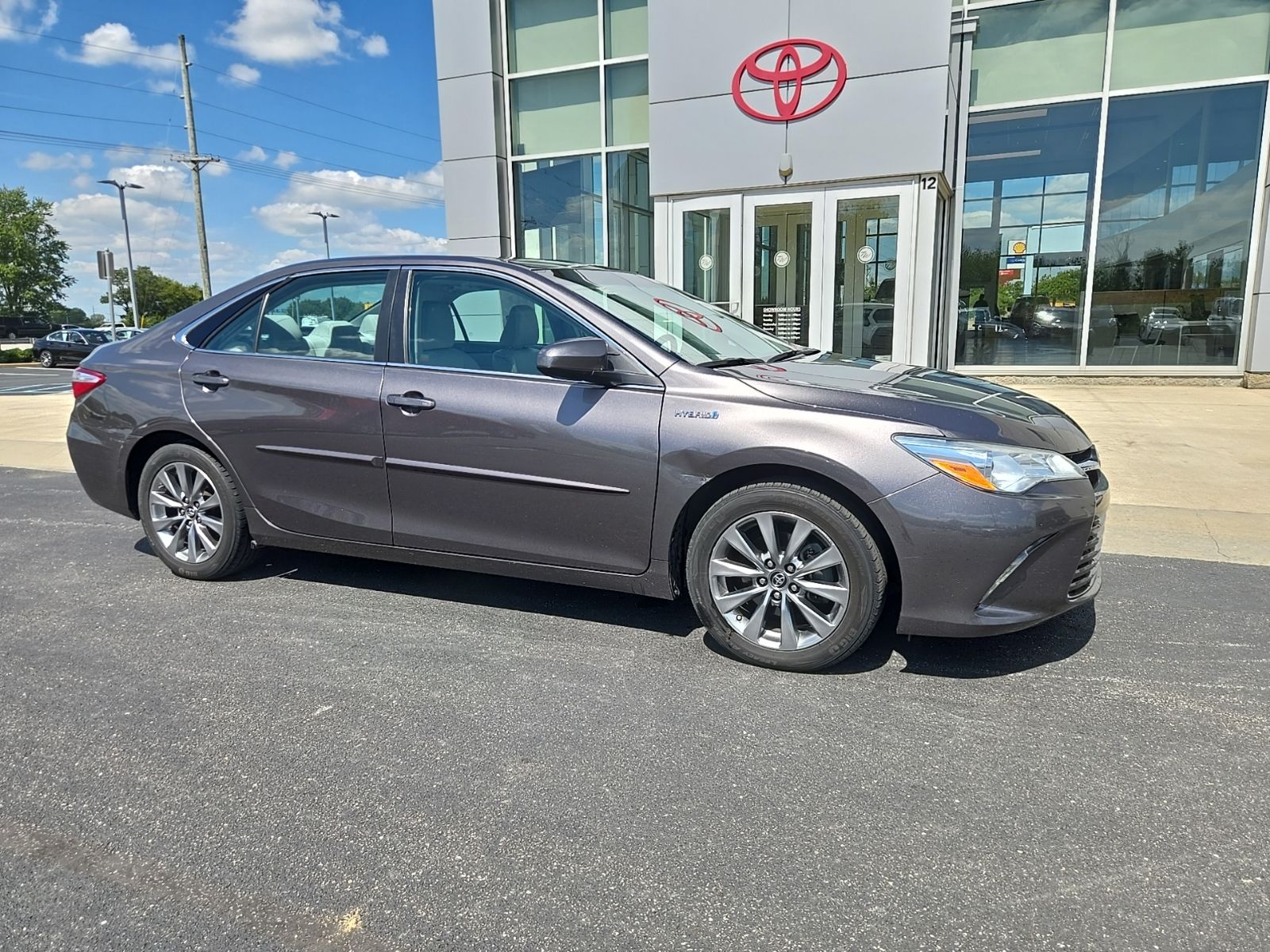 2016 Toyota Camry Hybrid XLE