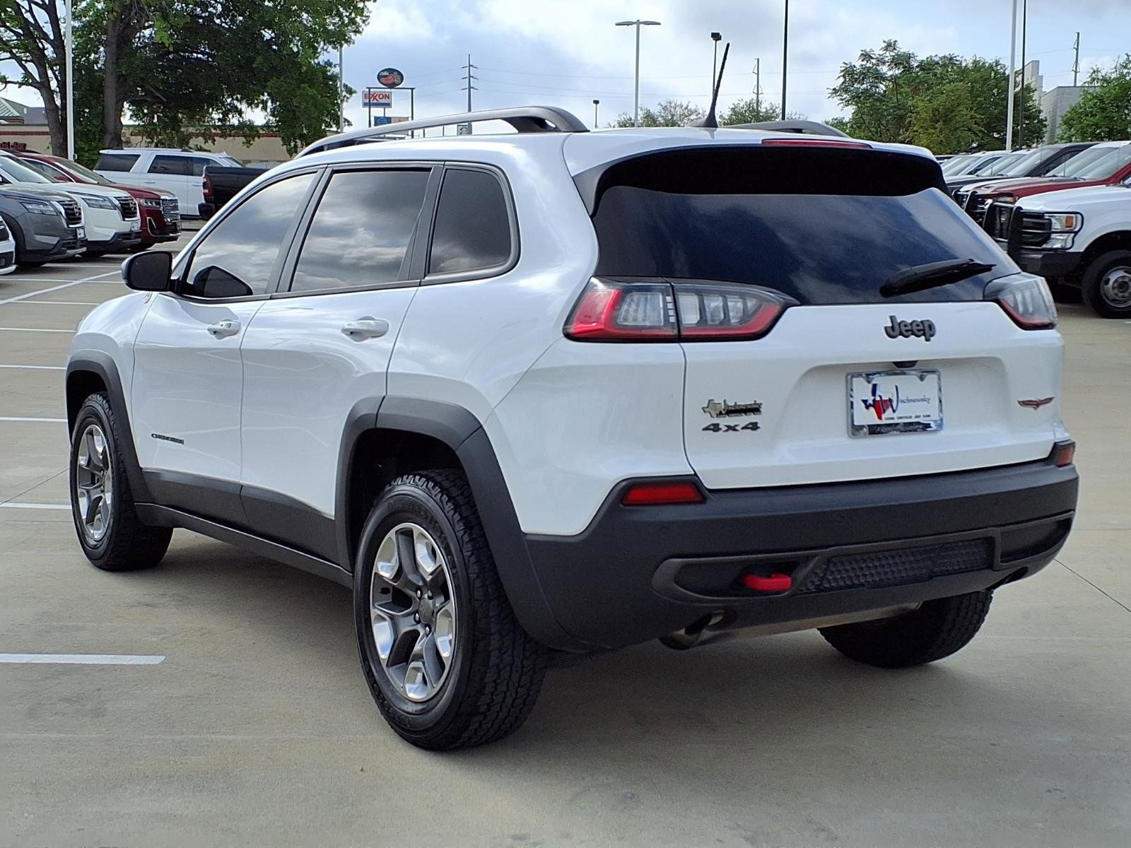 View vehicle photo 2