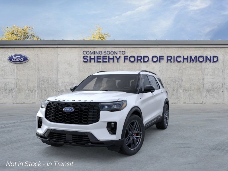New 2026 Star White Metallic Tri-Coat Ford ST-Line image 3