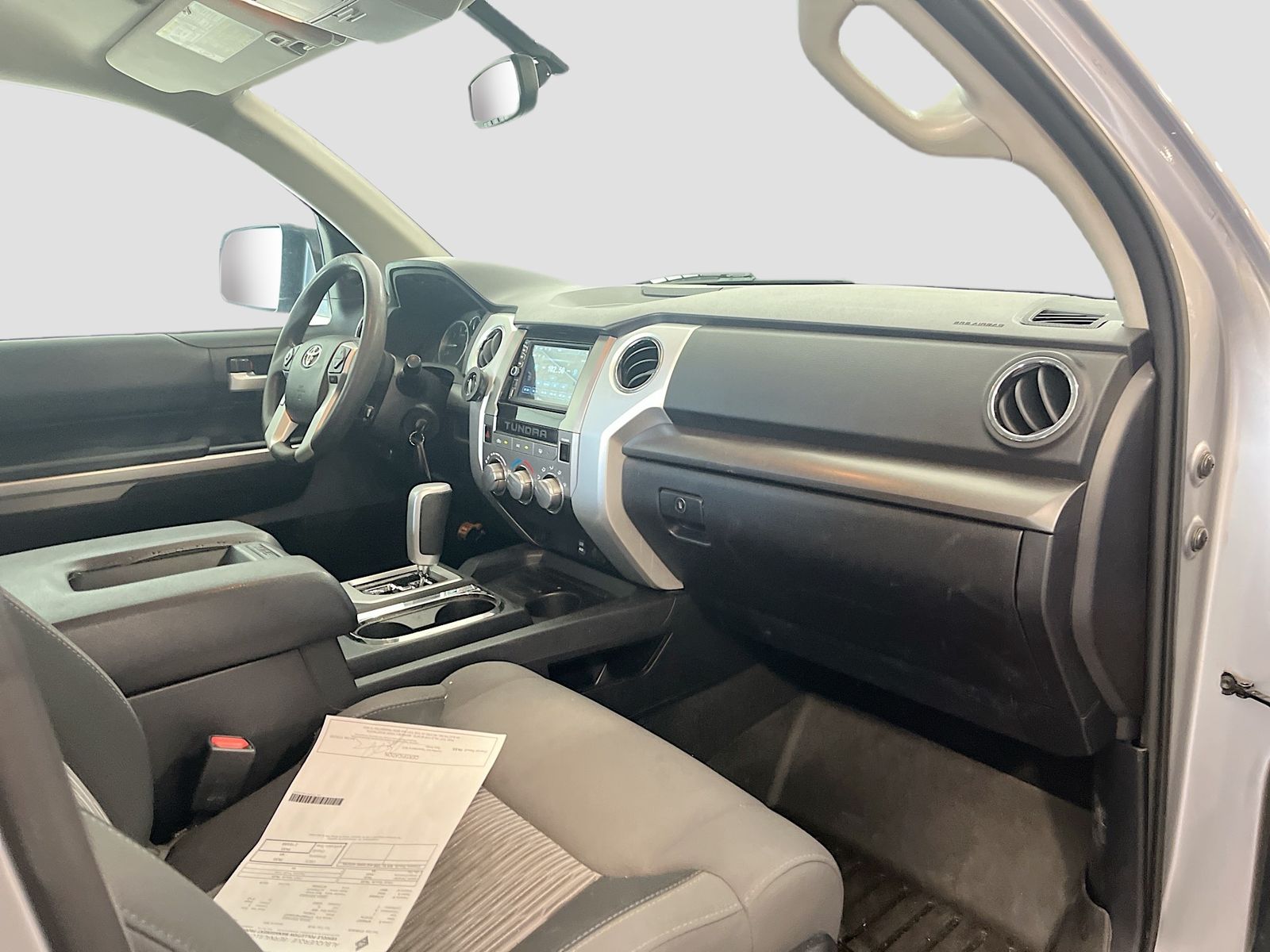 Used 2014 Silver Toyota SR5 image 27